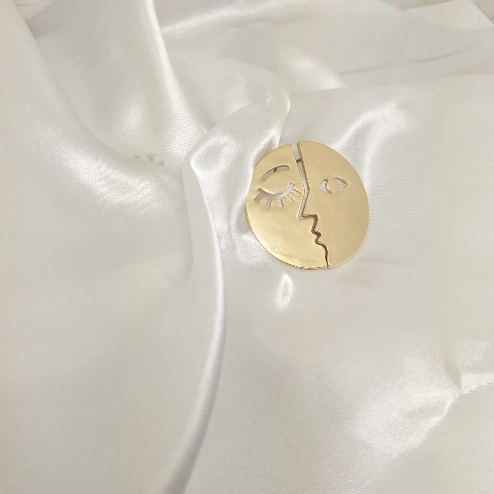 💕LAST ONE Boutique Moon Lovers Earrings - Picture 3 of 5